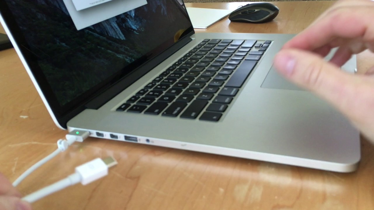 Your MacBook to a Desktop Monitor With Apple's DisplayPort to DVI Adapter - YouTube