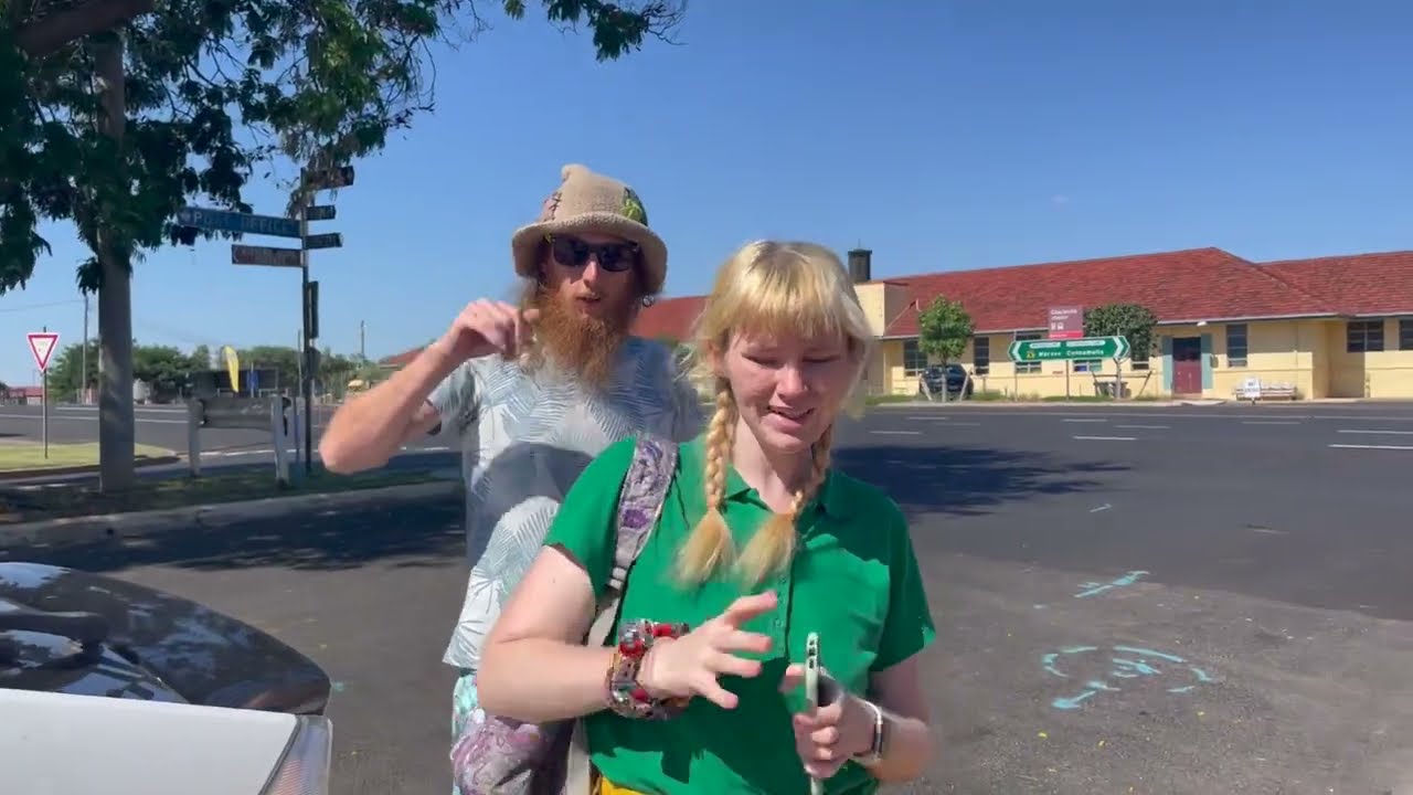 First visit to Charleville to see Athena & Dan : VLOG - 13th April, 2022