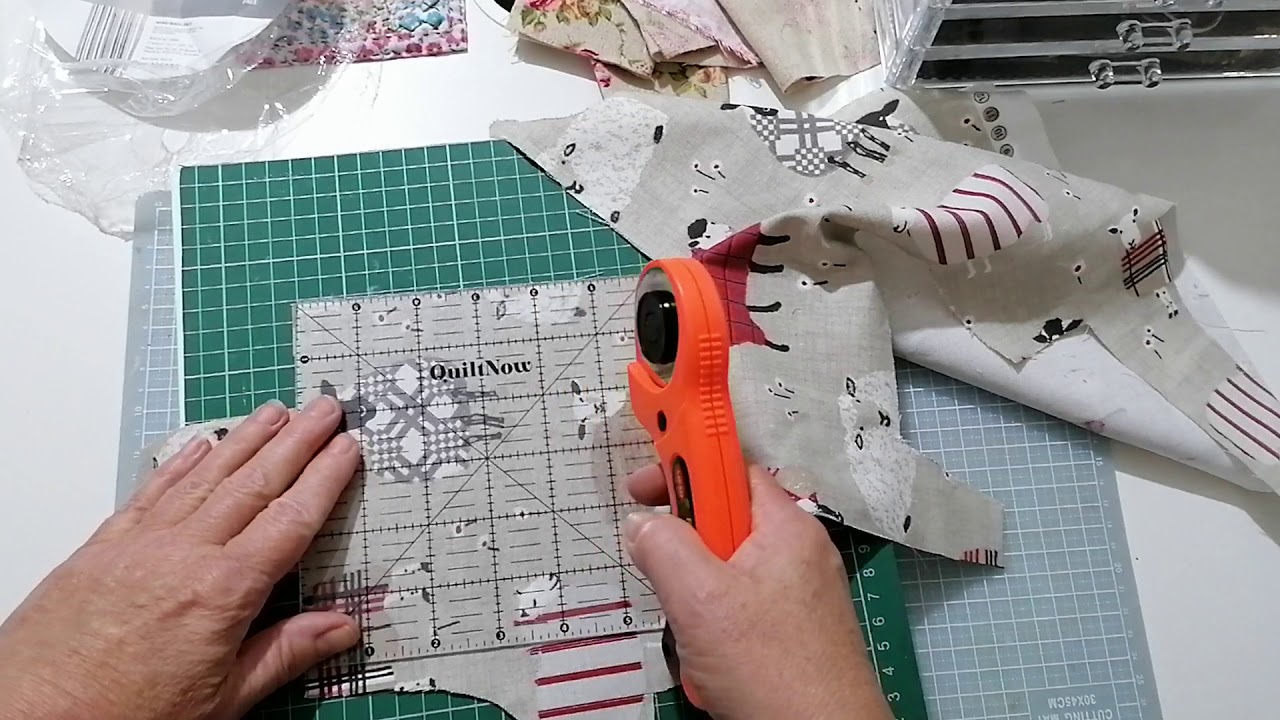 Exploring Rotating Cutting Mats 