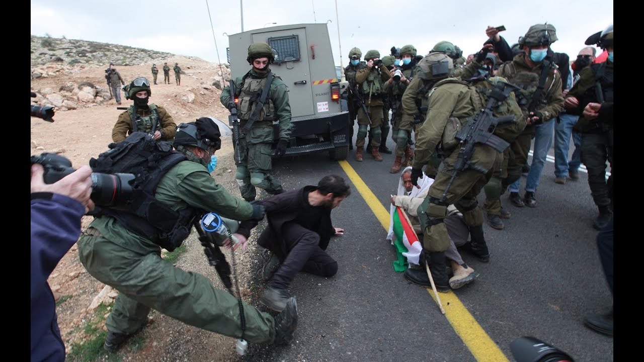 قوات الاحتلال الإسرائيلي تقمع مسيرة على مدخل قرية لتوانة في مسافر يطا جنوب الخليل