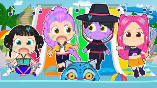 CINCO BEBÉS 👹🎤 Con las guerreras K-pop saltando en los toboganes de la piscina