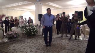 Легенды борьбы танцуют лезгинку