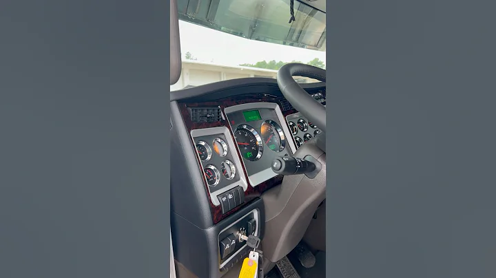 Morning Startup W900 🦾🔊🚦 #new #w9 #truck #w900 #kw #kenworth #semi #truckdriver #asmr #cummins