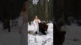 Я из Волгоградской области, а вы? #медведь #девушка #природа #россия #россияукраина #россия24