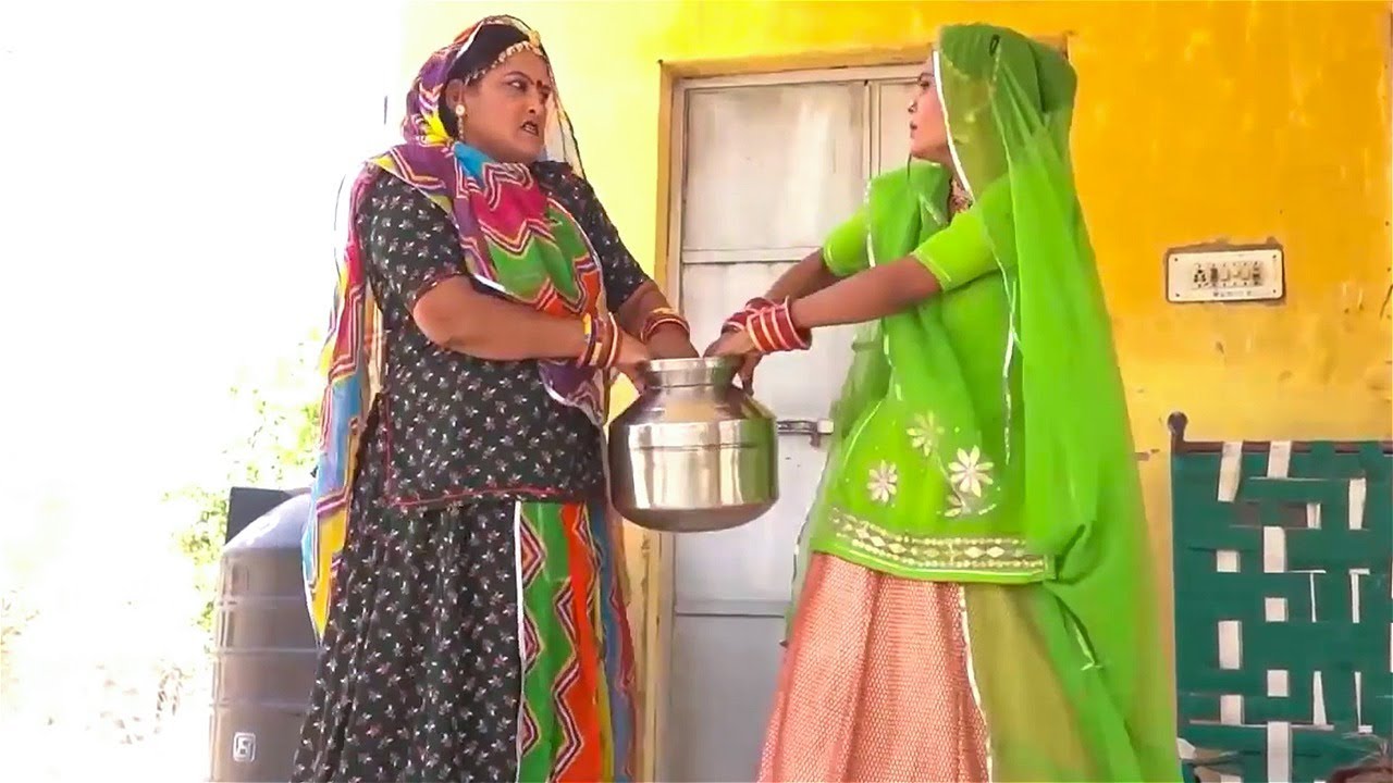 Pot fight between mother in law and daughter in law   tremendous comedy of Saas Bahu that makes you laugh a lot