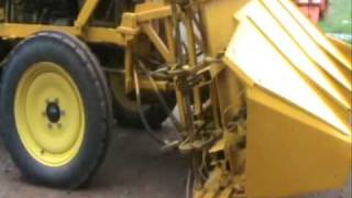 Sorghum crop harvester