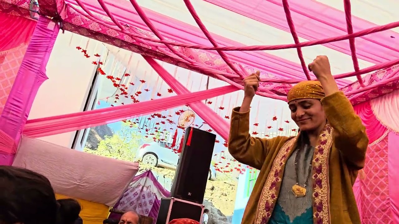 Gao me bhagvat ka aanand lete huee 🤍🥰