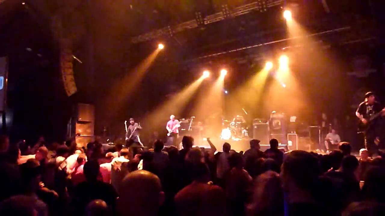 Biohazard - Love Denied - Live @ Persistence Tour 2009, Wien - YouTube