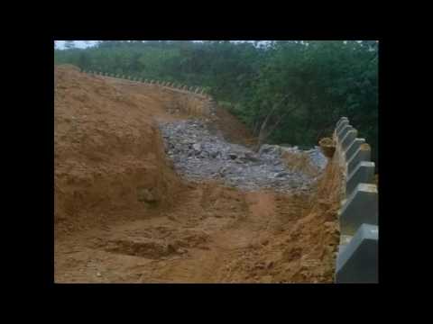 Beton Penahan Pembangunan Jalan Lingkar di Labusel Ambruk