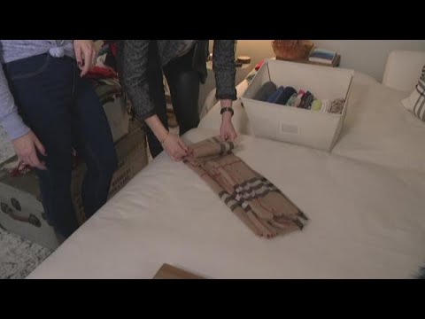 Video: How To Roll A Scarf