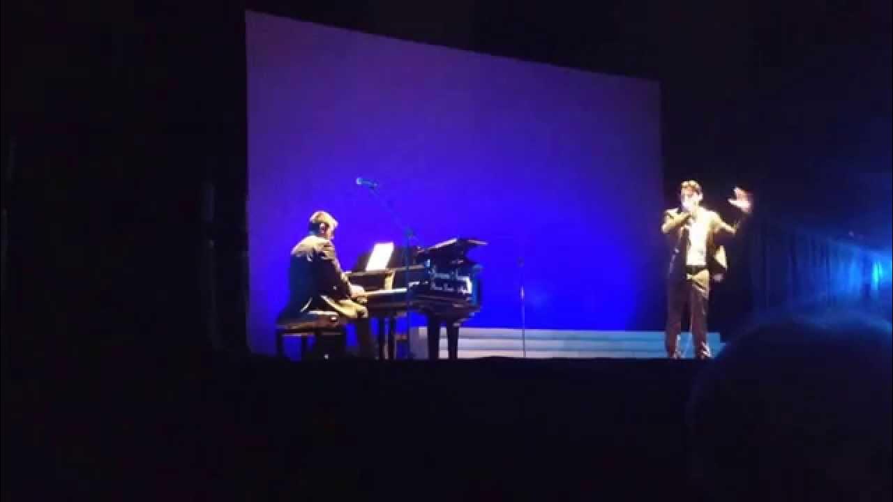 Tu ca nun chiagne. Piano Antonio Gillo; Voce Bruno Cuomo. Teatro Politeama Napoli. 10 Maggio Tu ca nun chiagne. Piano Antonio Gillo; Voce Bruno Cuomo. Teatro Politeama Napoli. 10 Maggio