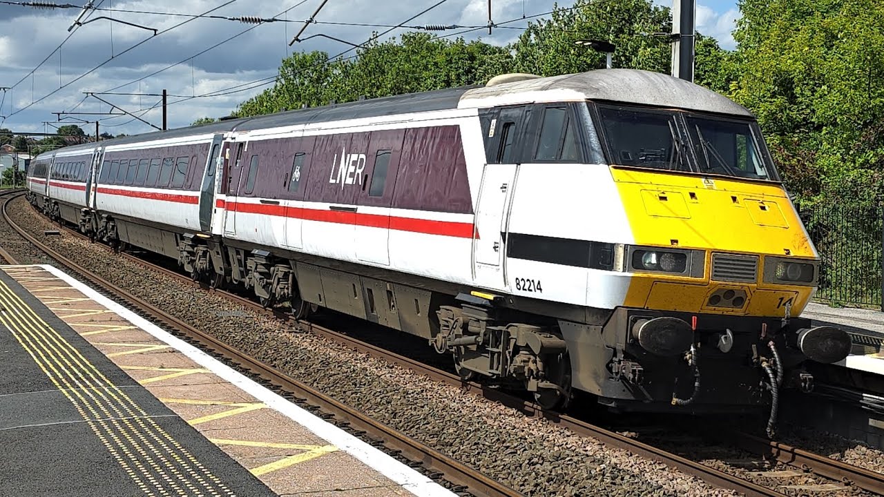 LNER 82214 & 91114 - 1A33 1340 Leeds - London Kings Cross 25/05/2025