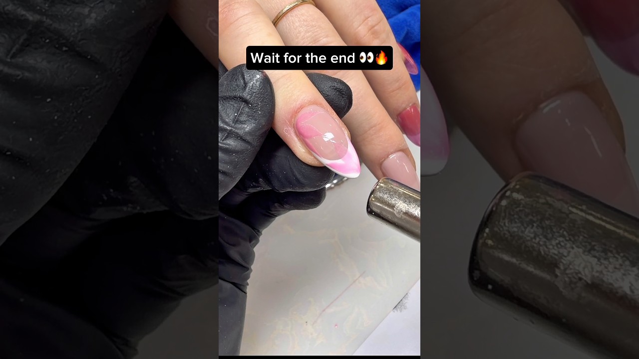 Когда она говорит «Простые белые ногти», но ты особенный 👀🔥