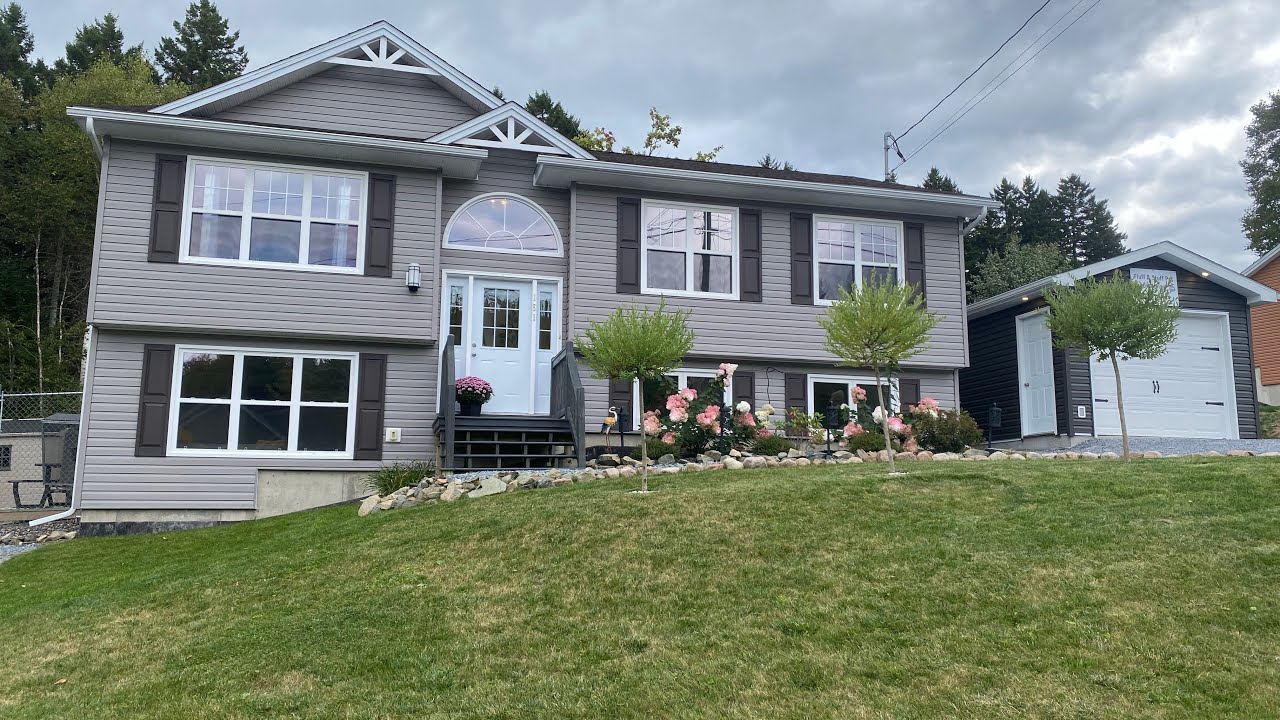 151 Highland Rd, Grand Bay-Westfield