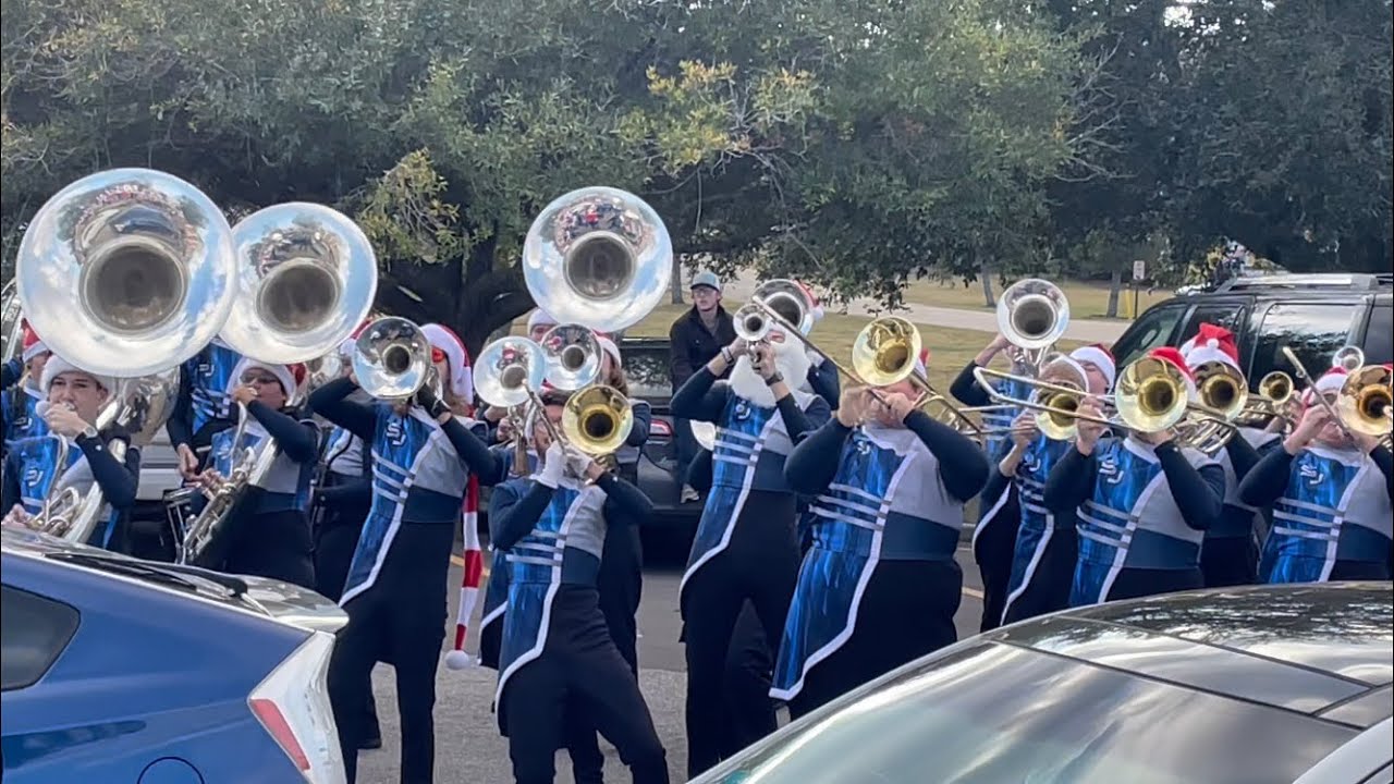 South Jones Band plays “Neck” Ellisville Christmas Parade 2021 YouTube