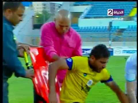 شاهد رد فعل خالد القماش مع اللاعب محمد فتحي بعد إصابته الإسماعيلي Vs المصري 