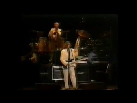 Eric Clapton - Band intro + Cocaine HQ audio - live in Montevideo (1990)