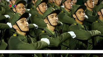 Hào hùng buổi tổng hợp luyện diễu binh, diễu hành của hàng ngàn chiến sĩ tại TP. Hồ Chí Minh | VTV24