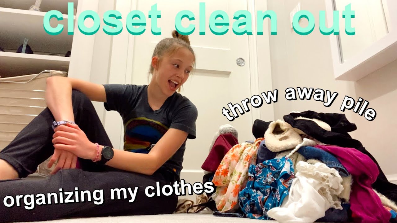 CLOSET CLEAN OUT | organizing my closet and getting rid of clothes ...