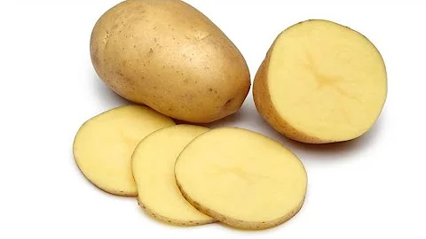 ¿Es sano cocer las patatas con piel?