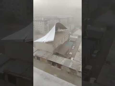 Срыв крыши супермаркета на Красноармейской в Чите