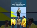 Jokowi Kaget Luhut Pakai Jas Kuning di Acara Golkar