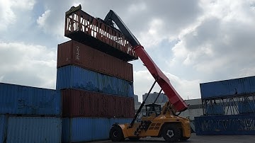 Reach Stacker Operation | Container Handling with Reach Stacker SANY