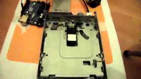 Music From a Floppy Drive (Arduino-powered)