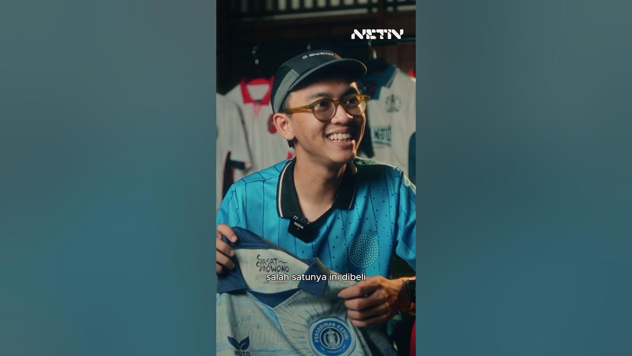 WALTZ THE PITCH: Jersey-nya Tembus Inggris! WALTZ THE PITCH: Jersey-nya Tembus Inggris!