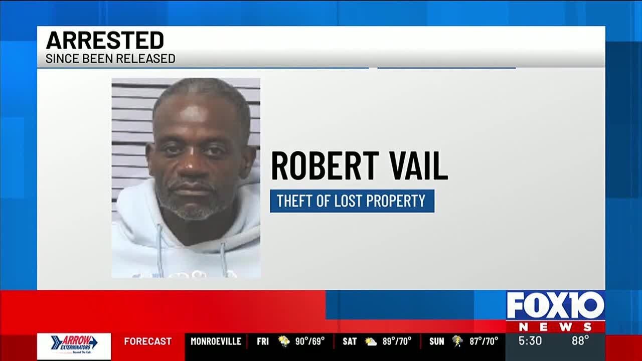 Man suspected of stealing wallet from restaurant table arrested - YouTube