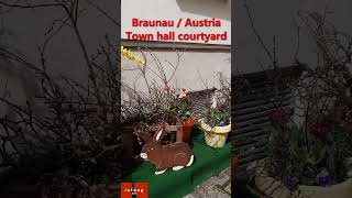 Braunau Town hall courtyard - Spring decoration #springdecorating #austriatravel