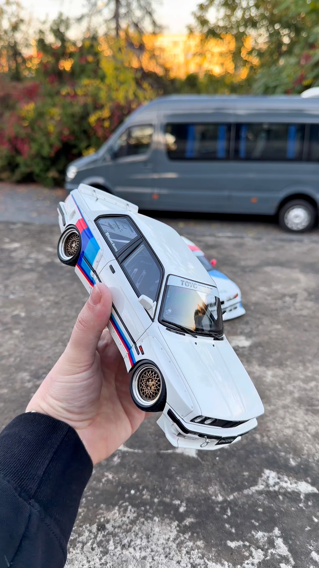 BMW E30 Pandem by Ignition Models 1:18 - YouTube