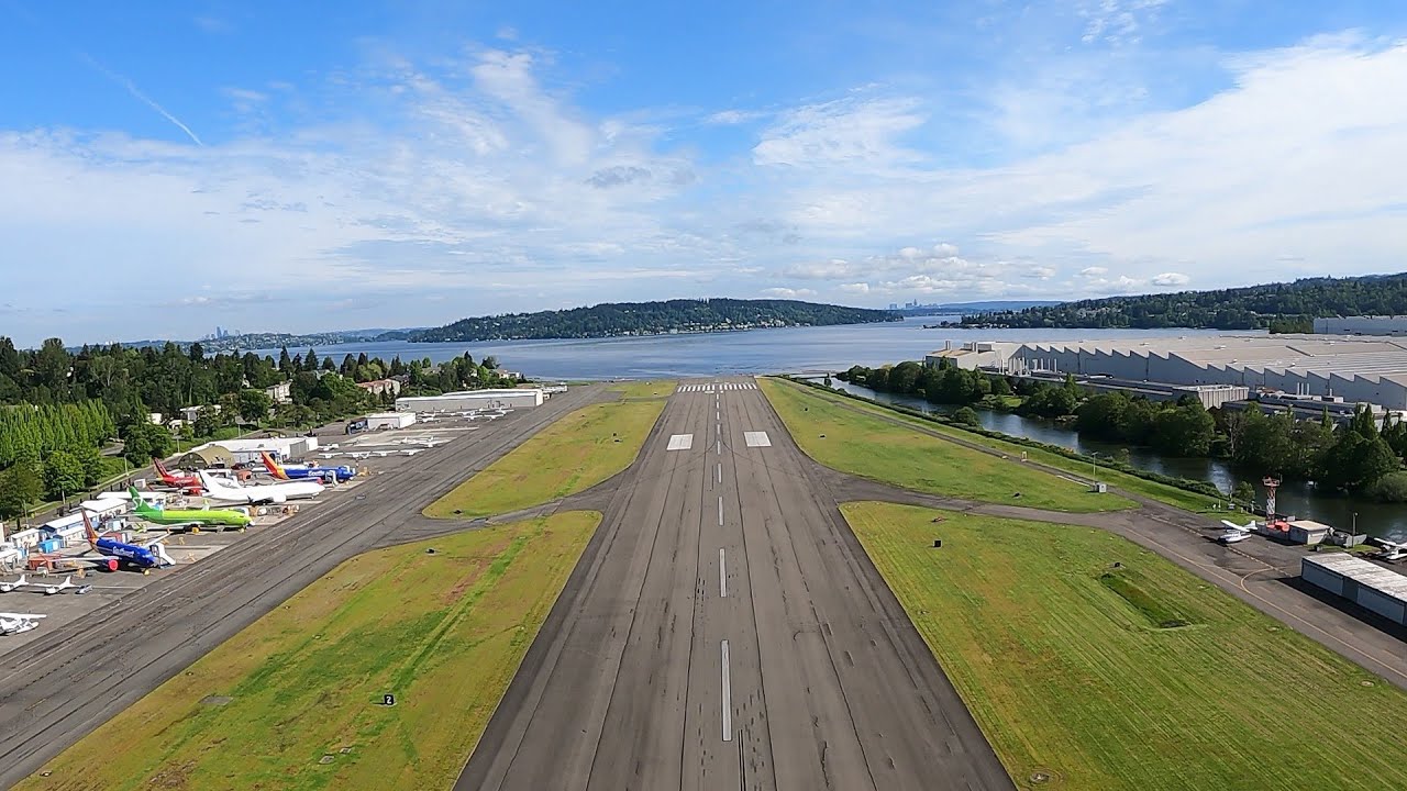 Altimeter Renton RV-12iS Renton Municipal Airport (KRNT) arrival & departure - YouTube