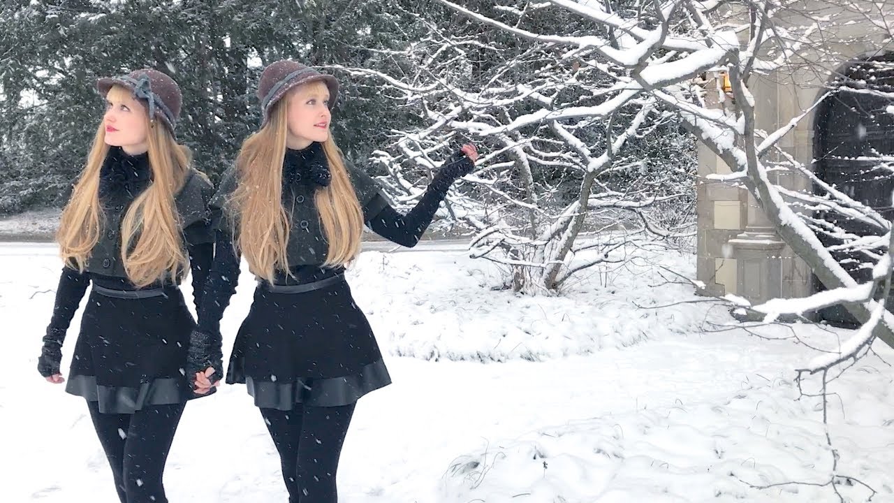 IN THE BLEAK MIDWINTER (Holst) Harp Twins, Camille and Kennerly