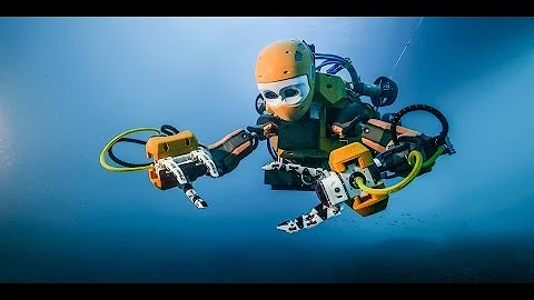 Scuba diving robot explores shipwreck - BBC Click