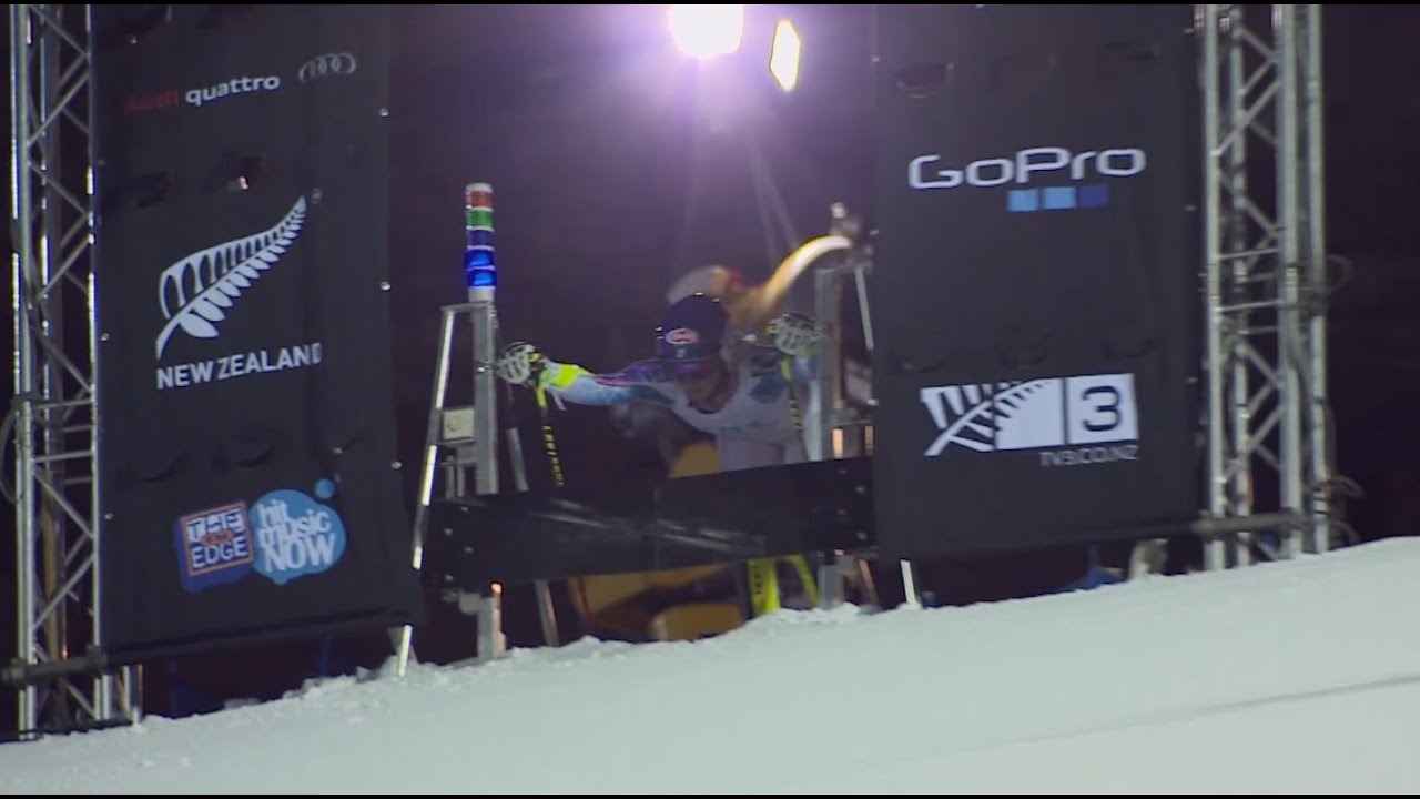 Mikaela Shiffrin vs Paula Moltzan - Coronet Peak Night Slalom Final