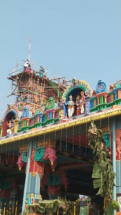 கும்பாபிஷேகத்தில் கருடன் பறக்கும் காட்சி