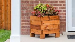 Do you want to build a simple planter box? This is how to build a simple planter box. To see more details about the build, check out 