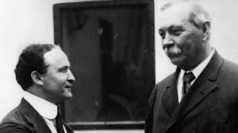 What destroyed the friendship between Harry Houdini and Sir Arthur Conan Doyle?