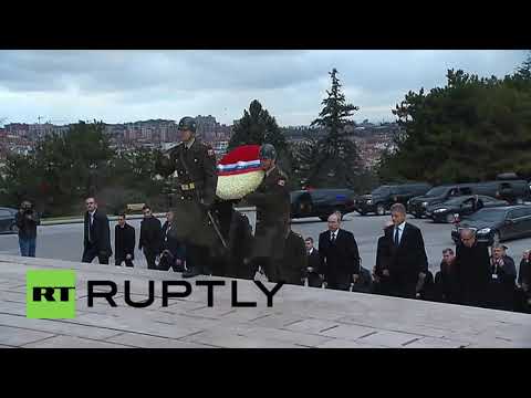 Rusya başbakanı Vladimir Putin Anıtkabir i ziyaret ediyor