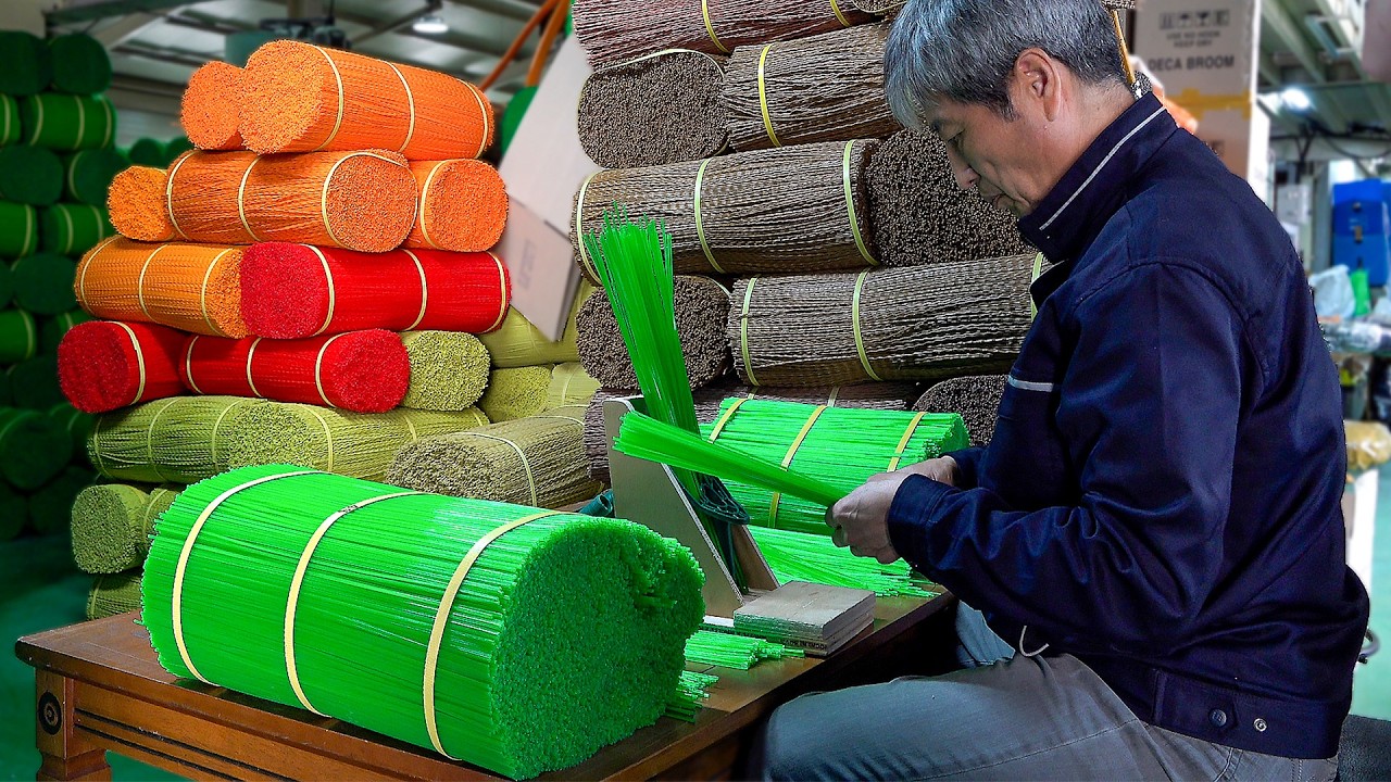 Процесс изготовления прочных уличных мётел. Корейский завод по производству пластиковых экструдеров.