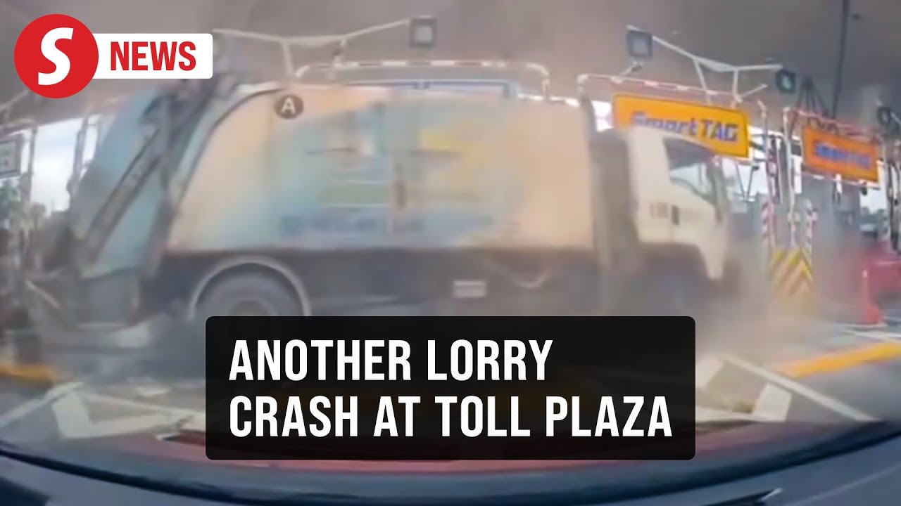 Garbage truck crashes into Puchong selatan toll plaza