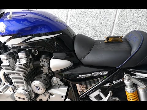 Video: Wie entleert man einen Vergaser bei einem Motorrad?