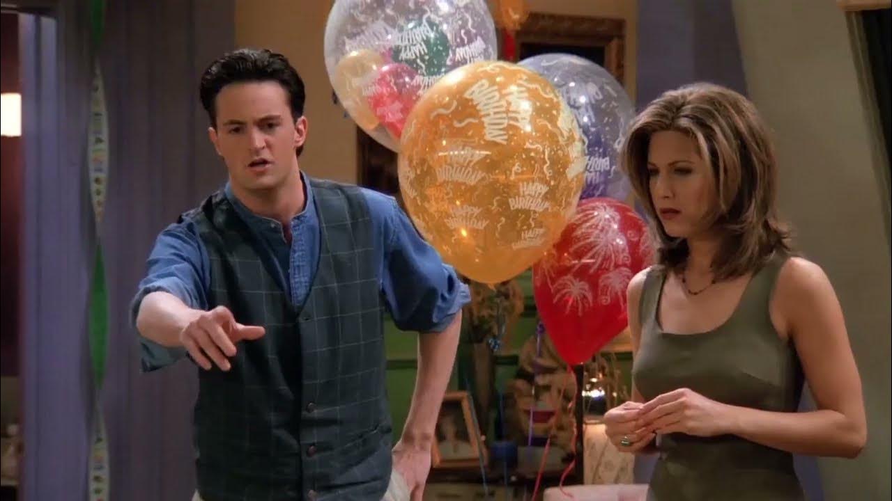 Чендлер и росс. One where mark. Рейчел грин друзья день рождения. Мэттью перри чендлер бинг. Росс геллер друзья.