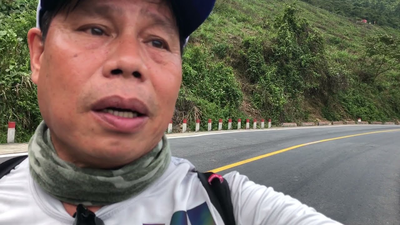 Đạp xe leo đèo Hải Vân