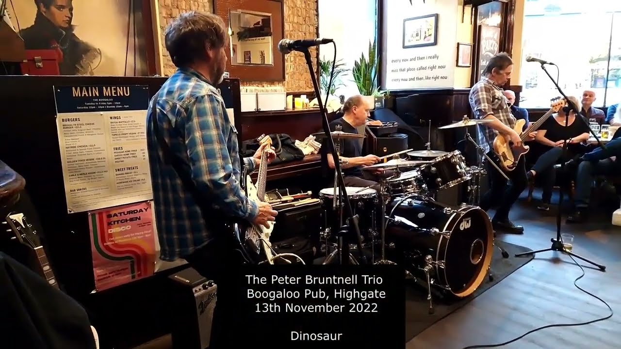 Guarda Peter Bruntnell Trio - Boogaloo at Highgate - Dinosaur and Lucan su YouTube Guarda Peter Bruntnell Trio - Boogaloo at Highgate - Dinosaur and Lucan su YouTube