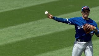 TOR@CLE: Goins spins and throws to rob Bourn of a hit