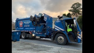 Lid Flipping Mack LEU Heil Multitask Garbage Truck