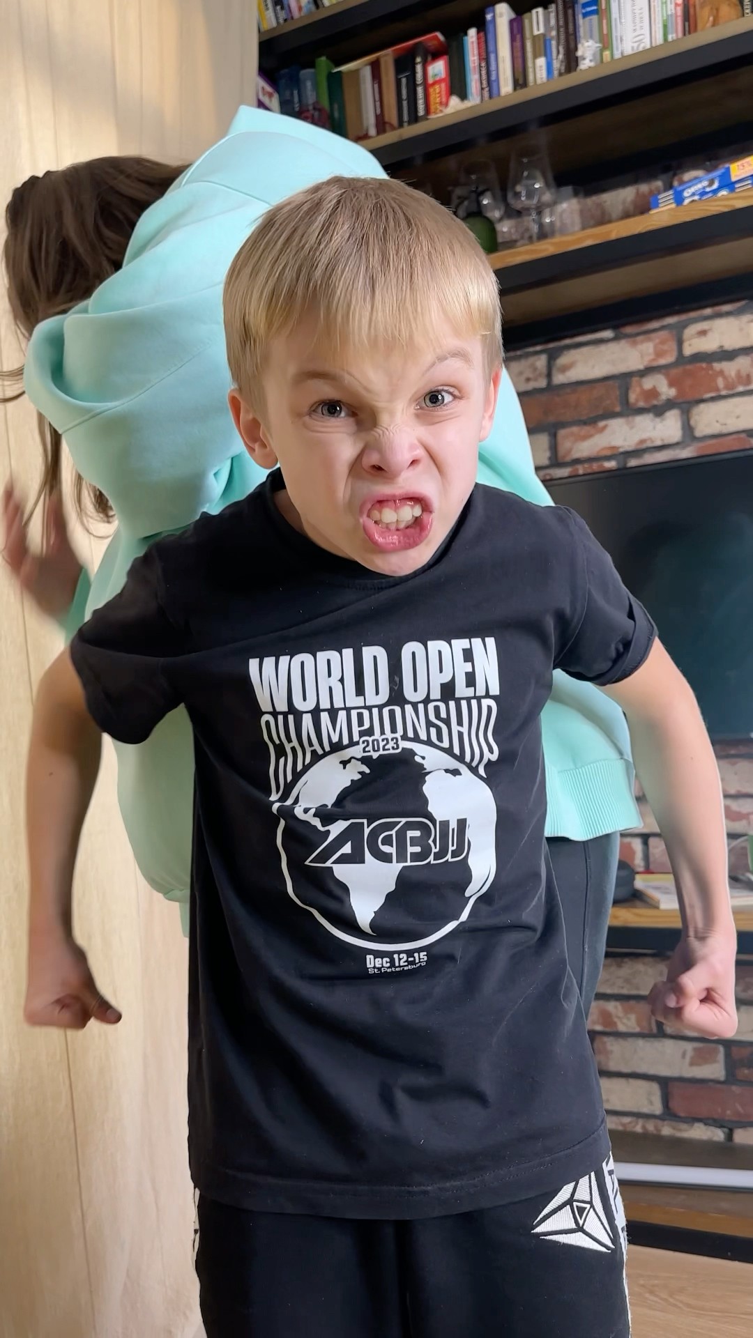 This boy is a REAL HERO!??????