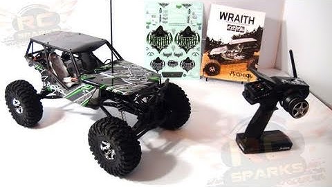 RC ADVENTURES - AXIAL WRAITH UNBOXING A ROCK RACER!